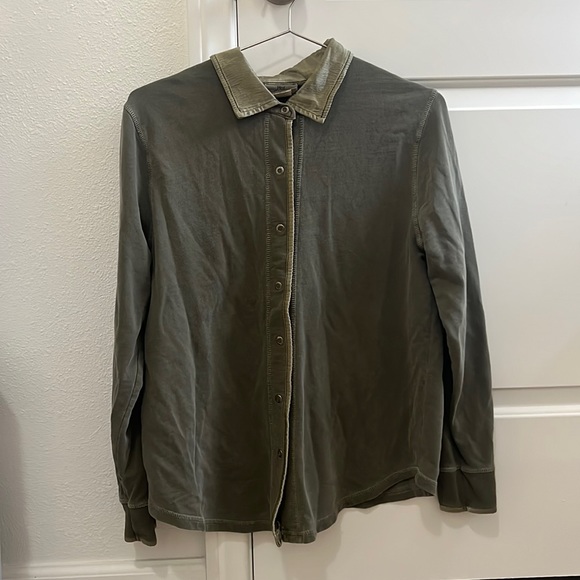 Hot Cotton Petite by MarcWare green button up - Picture 3 of 5